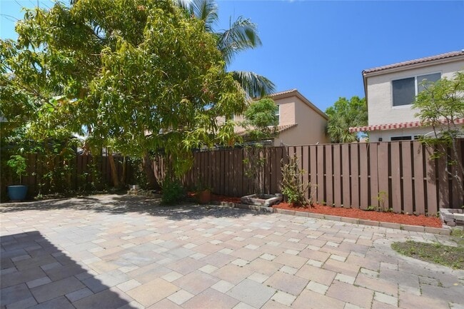 Building Photo - 10691 NW 12th Dr