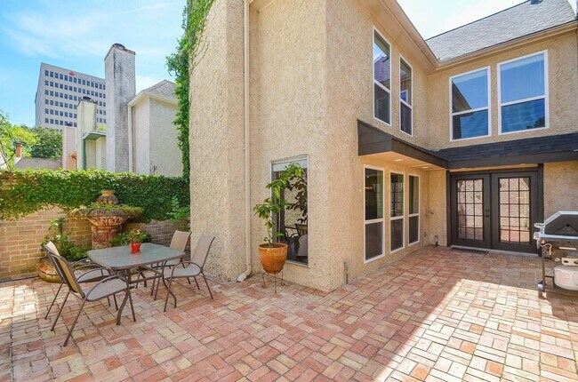 Building Photo - 4808 Palmetto St