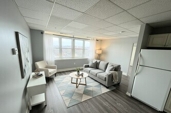 Building Photo - 340 Main St