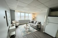 Building Photo - 340 Main St