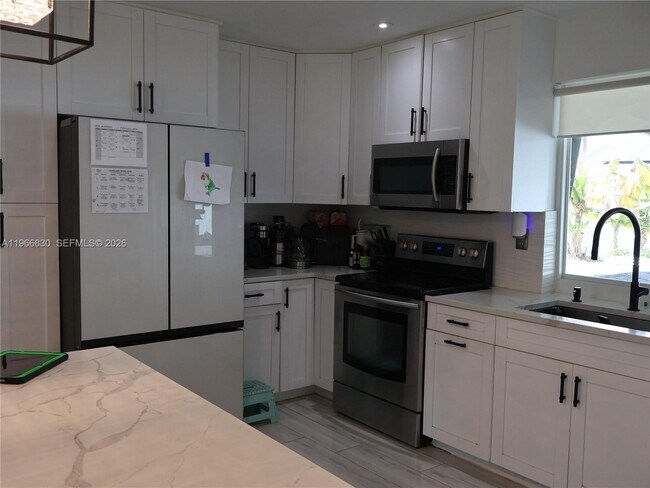 Building Photo - 5505 SW 9th St