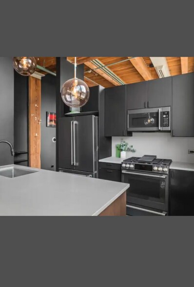 Building Photo - 1727 S Indiana Ave