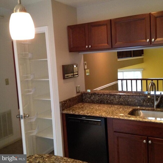Building Photo - 6559 River Tweed Ln