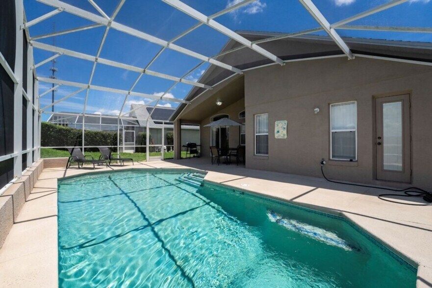 Building Photo - 447 High Point Dr