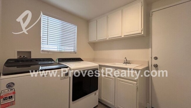 Building Photo - 13141 Quiet Canyon Dr