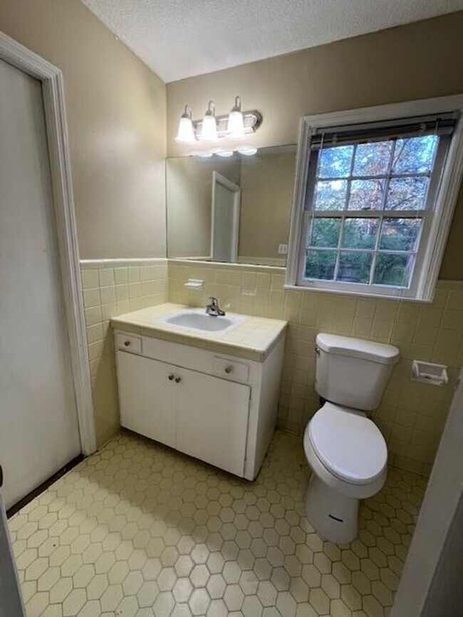 Building Photo - 3 Bedroom/2 Bath Home in Valdosta