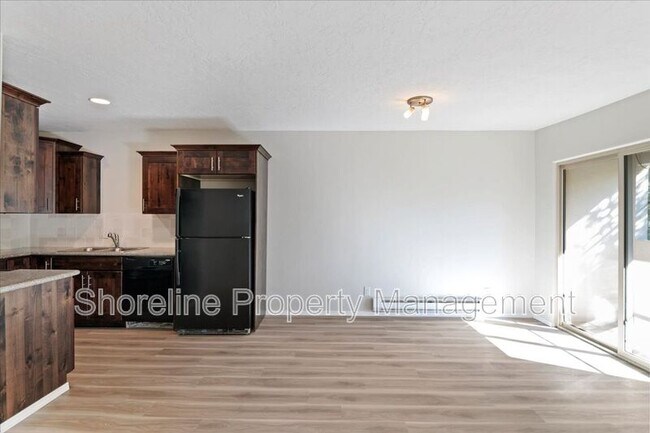 Building Photo - 2607 Lancaster Dr