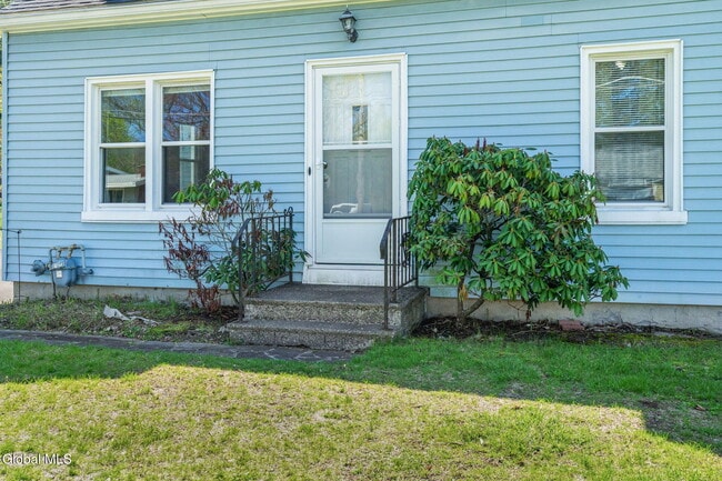 Building Photo - 234 Osborne Rd