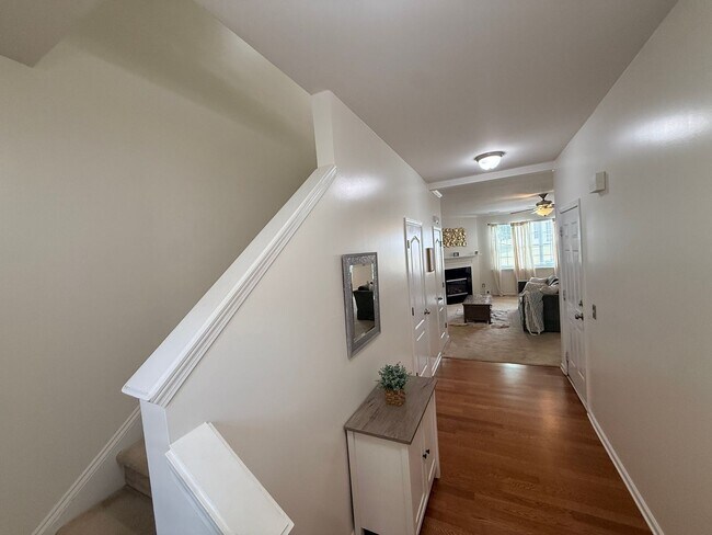 Building Photo - Beautiful home in Ballantyne