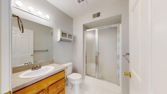 Building Photo - 2718 S Knightsbridge Cir