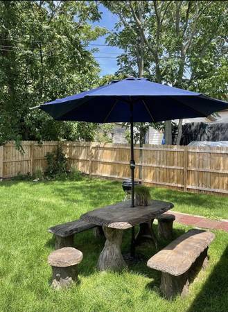 Building Photo - 3bed,2.5 bath Home w/Gated yard