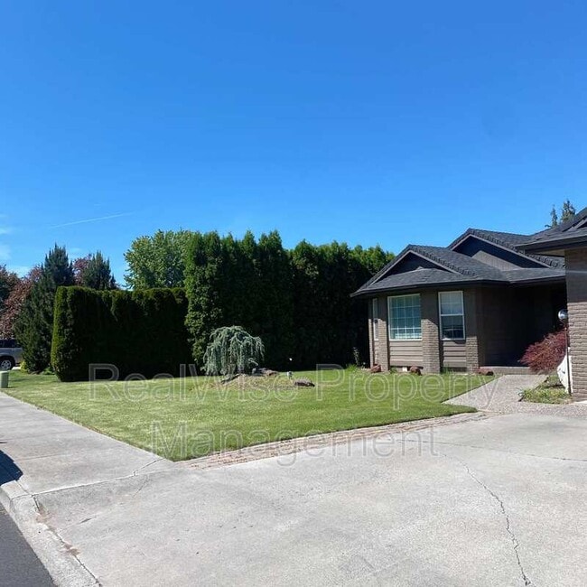 Building Photo - 2235 NW 15th St