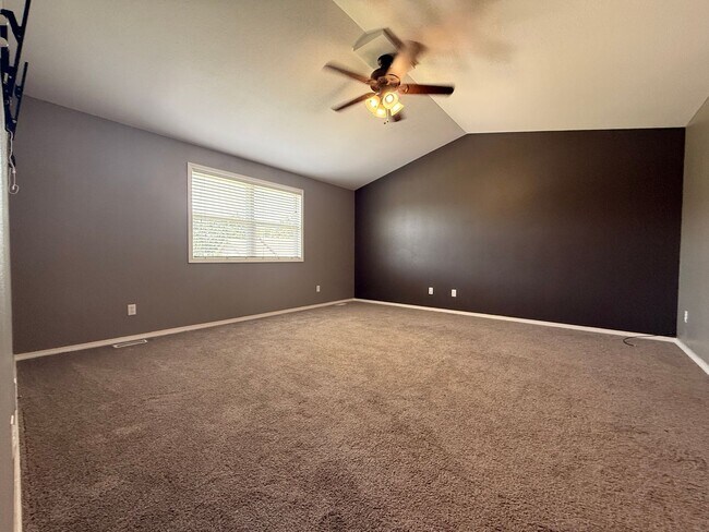 Building Photo - Beautiful Split Level in Northern Heights