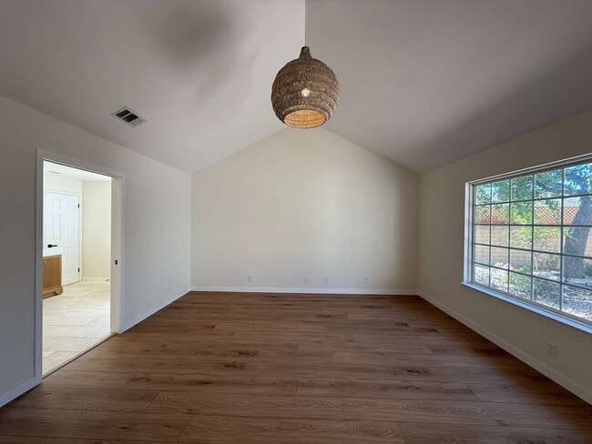 Building Photo - Beautifully Updated Single Story Custom Ho...