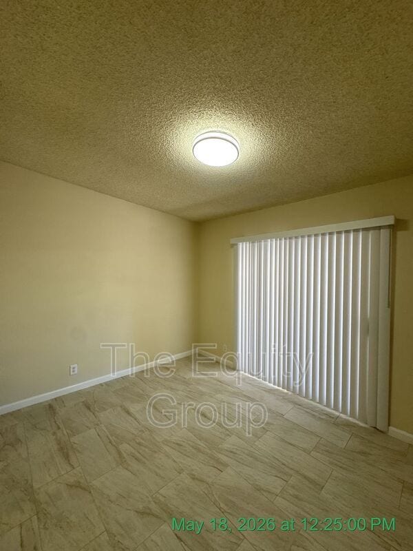 Building Photo - 1140 W Tulare Ave