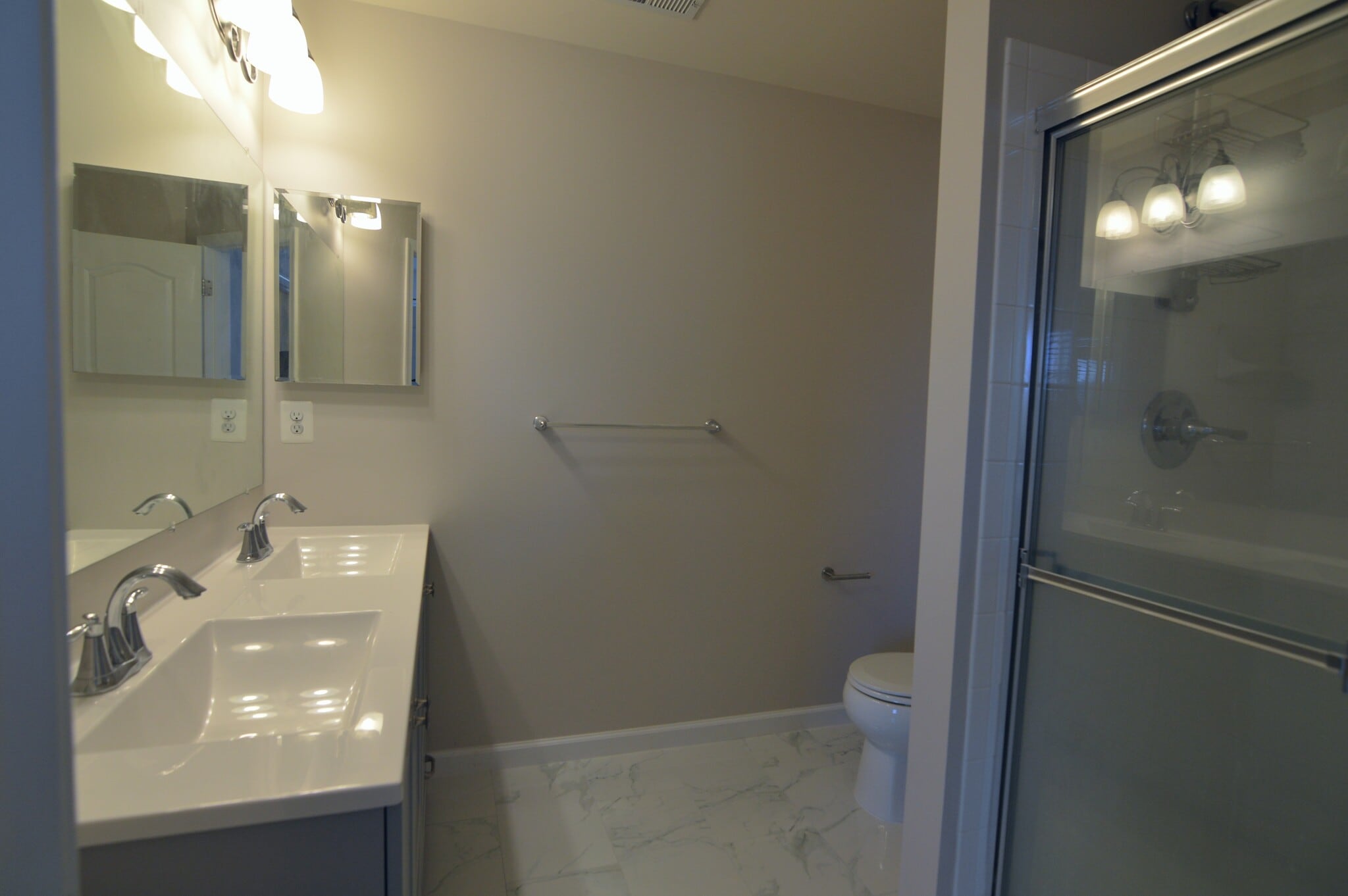 Master Bathroom - 11696 Palm Desert Pl