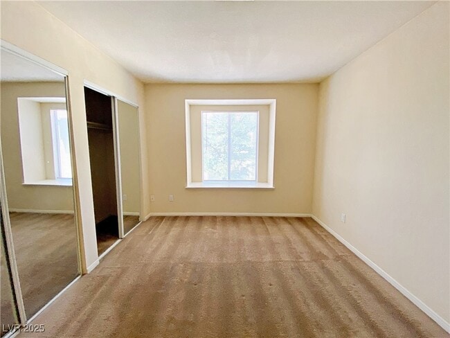 Building Photo - 7200 W Pirates Cove Rd