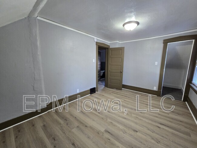 Building Photo - 506 Fowler St