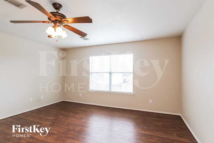 Building Photo - 18490 Sunrise Pines Dr