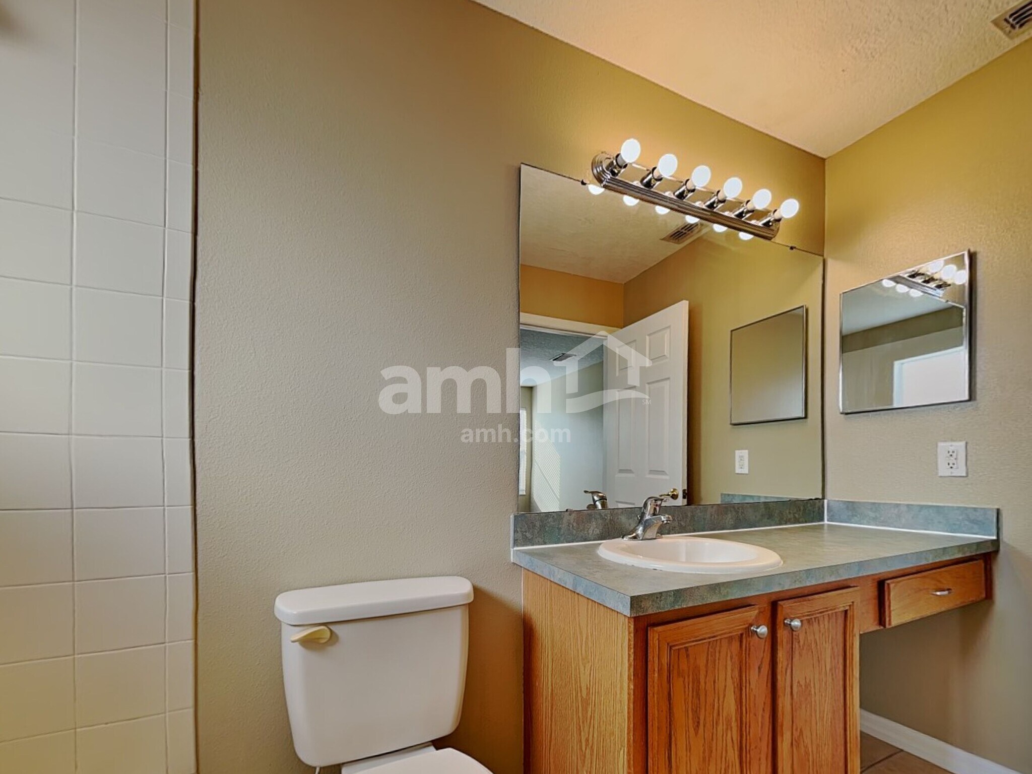 Building Photo - 1419 Hunterman Ln