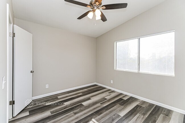 Building Photo - 2717 W Estrella Dr