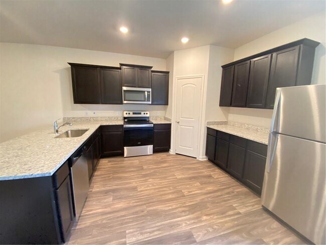 Building Photo - 325 Crescent Park Dr