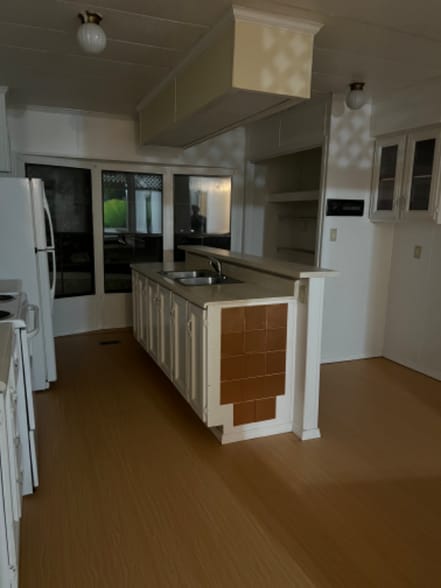 Building Photo - 5027 Henderson Cir