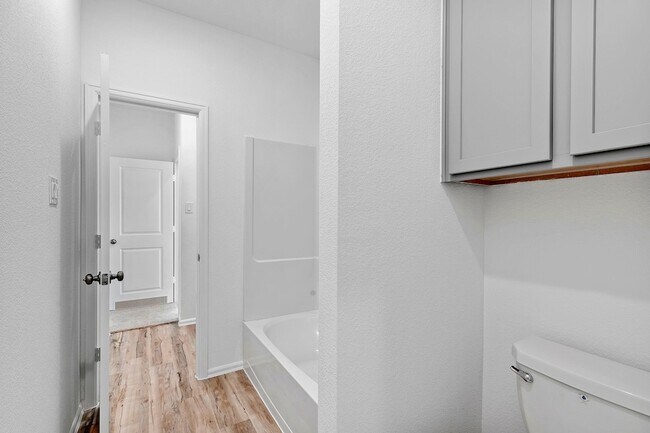 Building Photo - 31546 Beacon Cove Trl