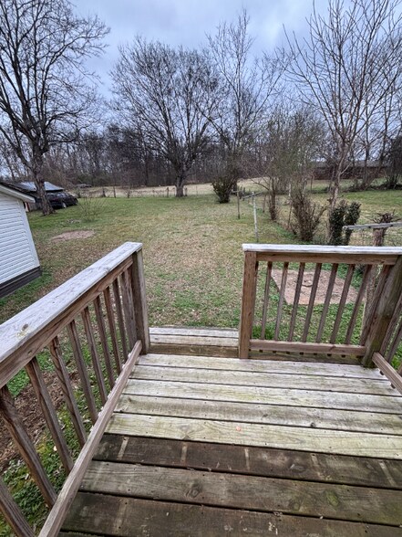 Building Photo - 467 Southport Rd