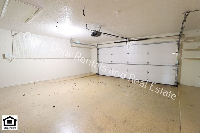 Building Photo - 4 bedroom home now available!