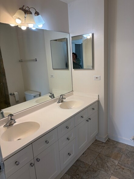 Building Photo - 4537 S Drexel Blvd