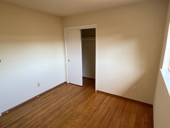 Building Photo - 4 Bedroom Ranch Style Home in Quiet El Sobrante Neighborhood