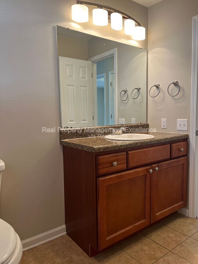 Building Photo - 709 S Webb St