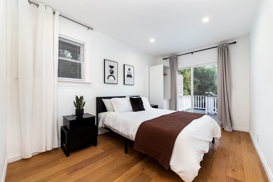 Building Photo - 6008 Carlton Way