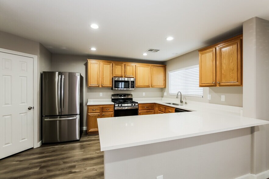 Building Photo - 5048 Charlo Dr