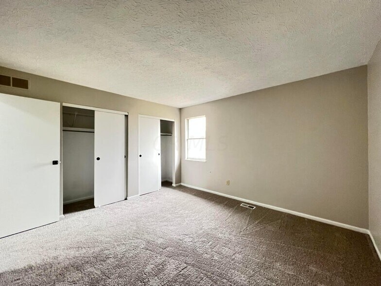 Building Photo - 5372 Portland St