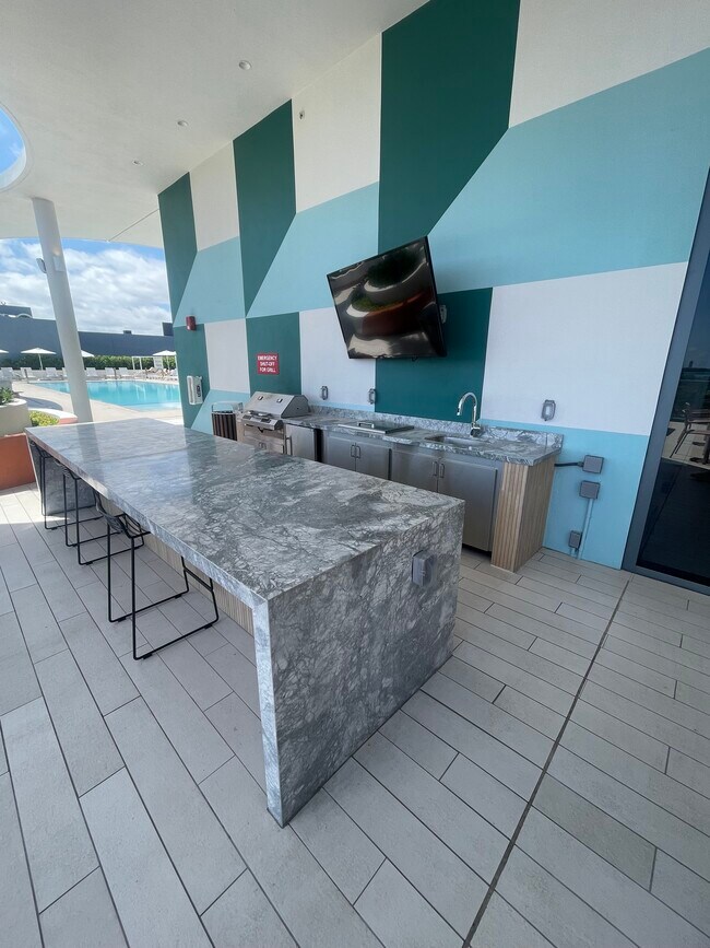 Building Photo - 598 NE 58th St