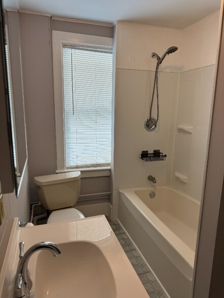 Building Photo - 18.5 Randall St