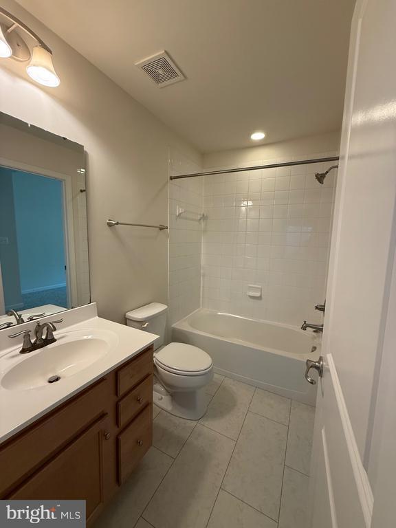 Building Photo - 123 Streamview Dr