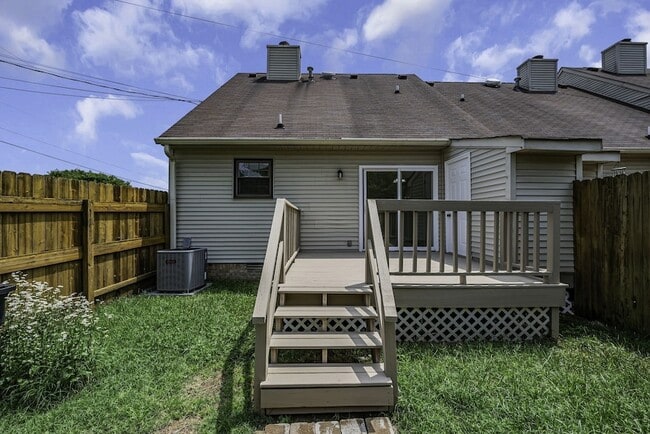 Building Photo - 200 Deerpoint Ct