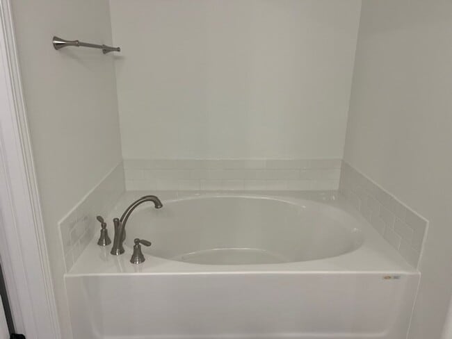 Building Photo - 1 year new Construction!