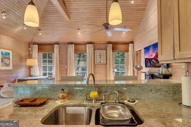 Building Photo - 2538 Parkside Dr NE