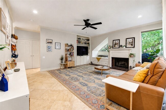 Building Photo - 239 Litchfield Ln