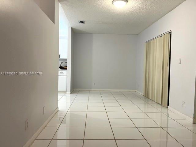 Building Photo - 543 Racquet Club Rd