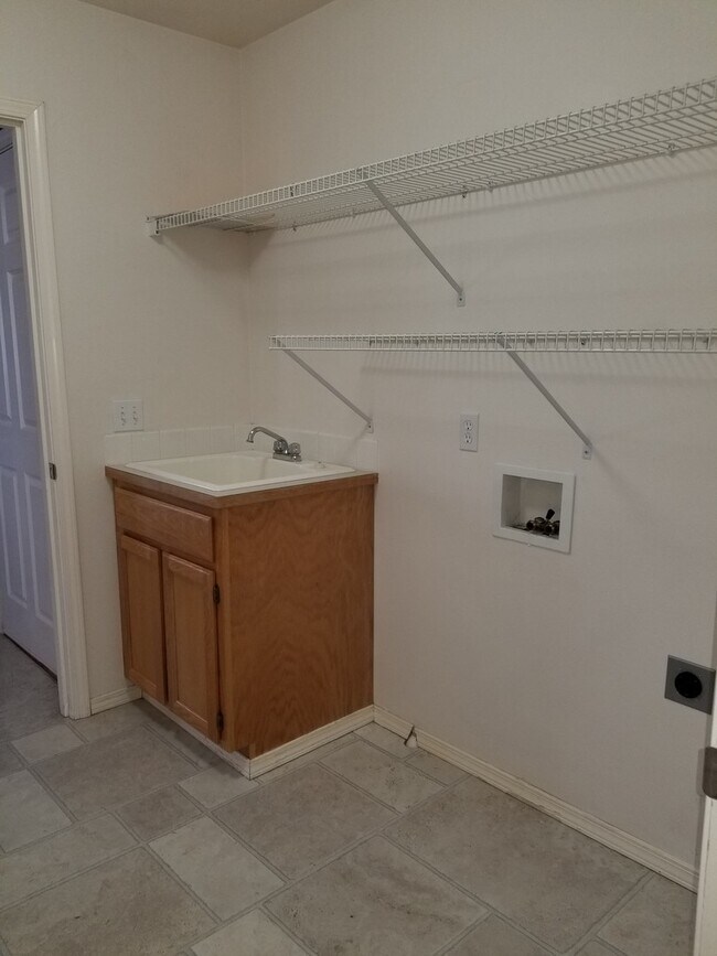 Building Photo - Pet Friendly House in Ephrata