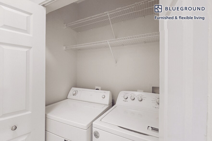 Building Photo - 2350 26th Ct S