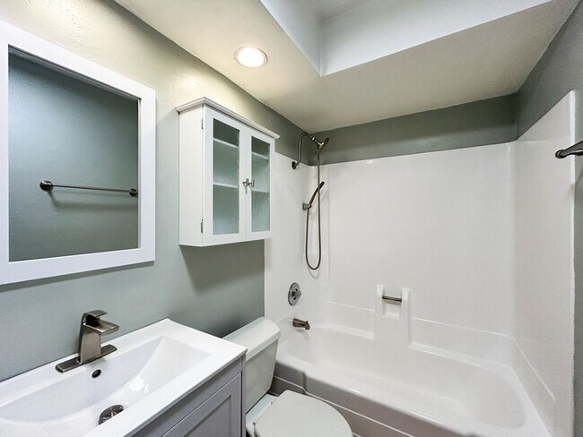 Building Photo - Beautiful 3BD/2BA W/ Reserved Parking and A/C in Allied Gardens! 12 or 18 month fixed rate lease ...