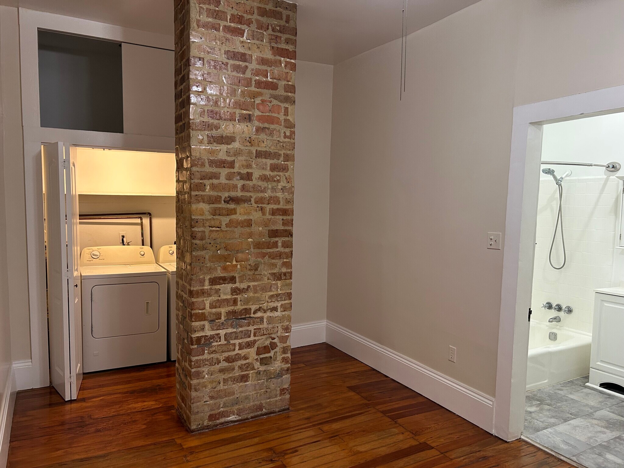 Building Photo - 4825 Perrier St