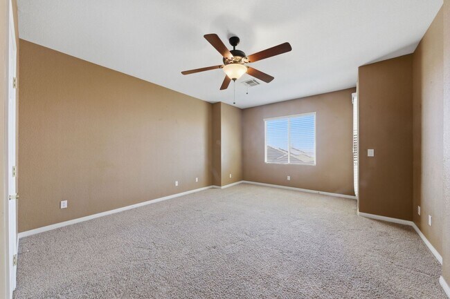 Building Photo - Spacious Summerlin Gem with Loft and Balcony Suite