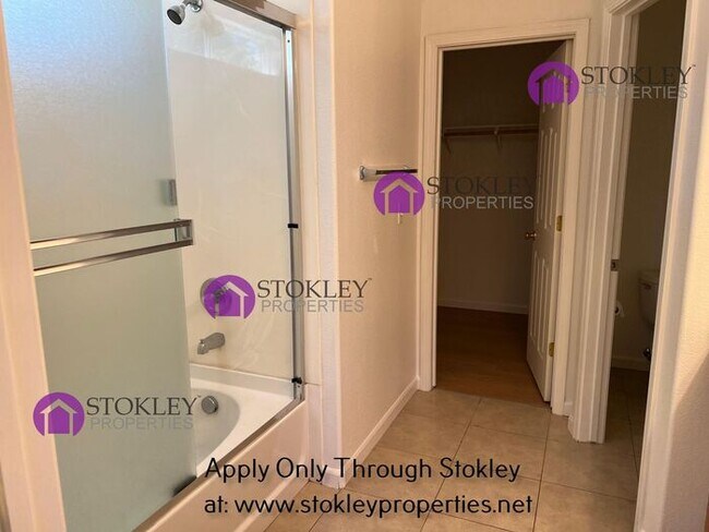 Building Photo - 1 Addison Ct